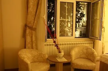 Legacy Apartment *