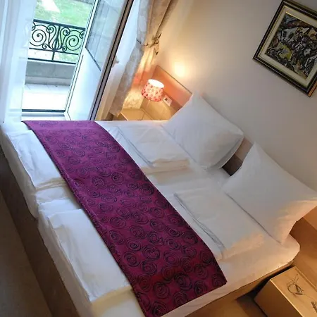 Legacy Apartment *